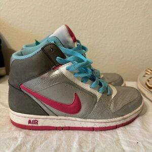 Nike Gray Pink & Blue Sneakers